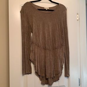 Medium Umgee Brown Acid Wash Curved Hem Boutique Top